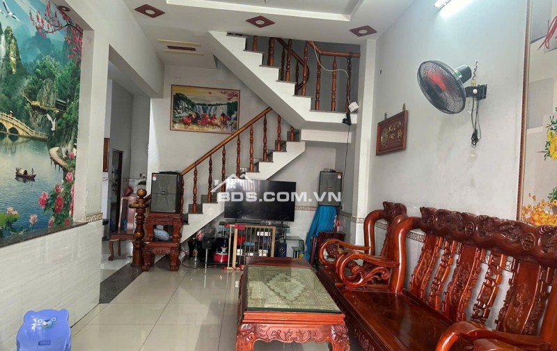 nhà mặt tiền nhựa 6m đường ấp tam đông 3 thới tam thôn hoc môn.105m2. 4.250 tỷ