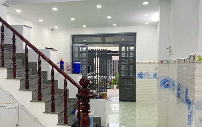 nhà mặt tiền 6m đường trung đông thới tam thôn SHR  70M2, giá 2 tỷ 199