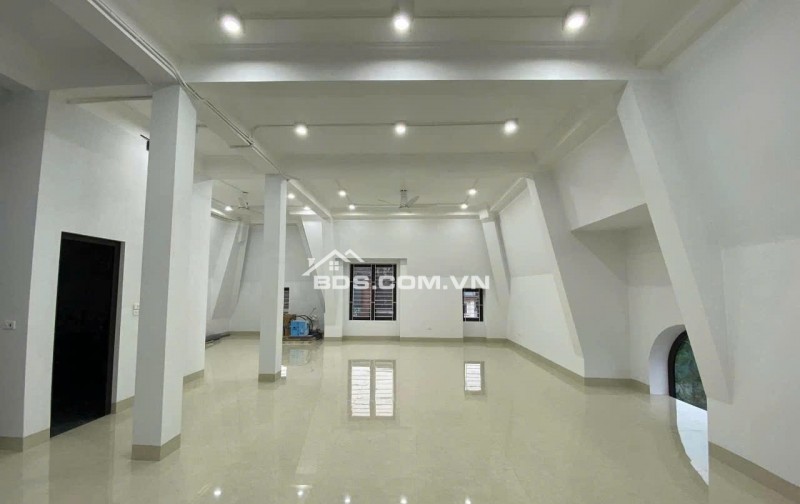 Bán nhà mặt phố Sa Đôi Đại Mỗ Nam Từ Liêm lô góc 3 mặt thoáng diện tích 210m2x 4 tầng MT 15m2 giá 63.9 tỷ