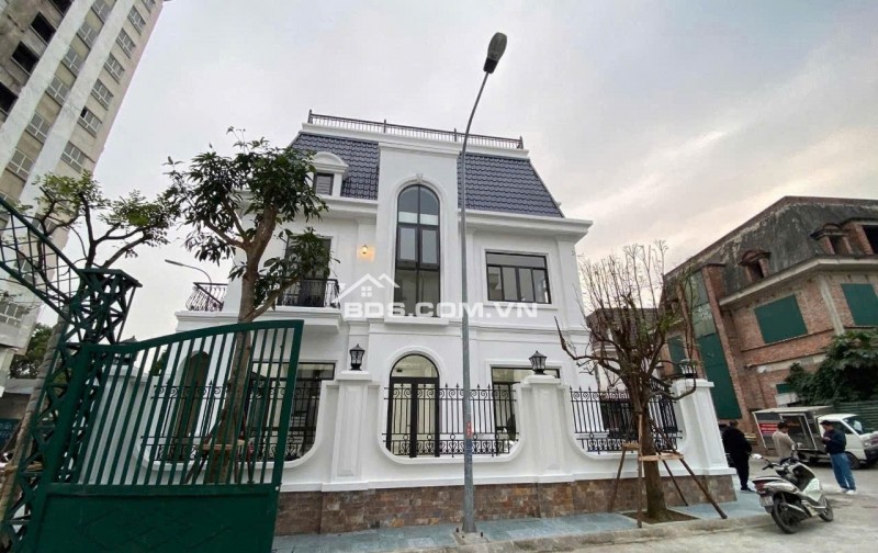 Bán nhà mặt phố Sa Đôi Đại Mỗ Nam Từ Liêm lô góc 3 mặt thoáng diện tích 210m2x 4 tầng MT 15m2 giá 63.9 tỷ