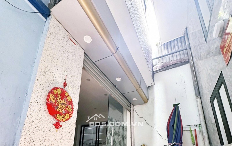 NHÀ DÂN XÂY DỘC LẬP LÂM TƯỜNG 5 TẦNG SIỂU RỘNG