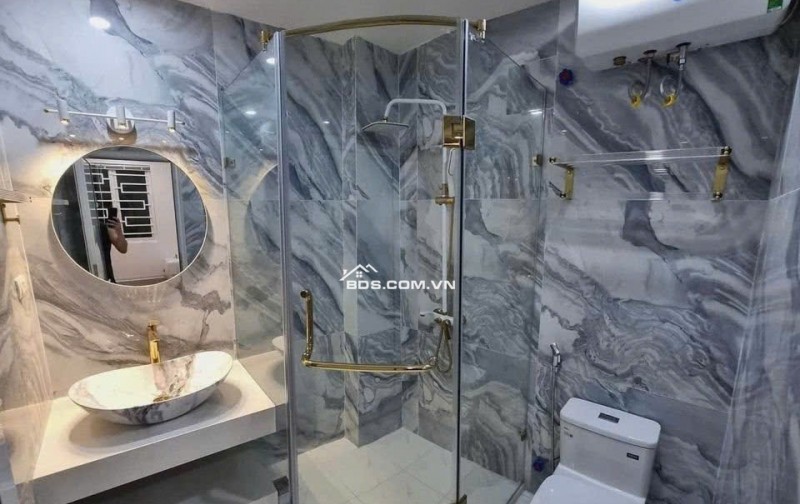 bán gấp nhà 5 tầng mặt tiền hà huy giáp- phù hợp kinh doanh mọi ngành nghề