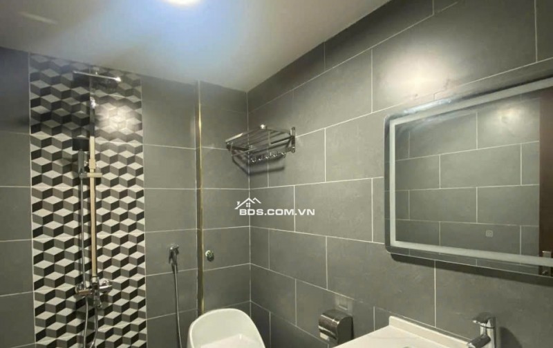 bán gấp nhà 5 tầng mặt tiền hà huy giáp- phù hợp kinh doanh mọi ngành nghề