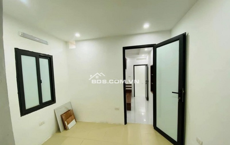 THANH XUÂN NGÕ RỘNG GẦN PHỐ BÁN ĐẤT TẶNG NHÀ 4 TẦNG 50M2 Ở LUÔN