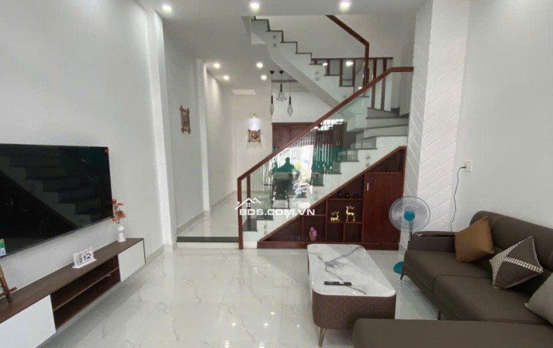 CHỈ 5.X TỶ - CÓ NGAY SIÊU PHẨM NHÀ 3 TẦNG HXH TẠI QUẬN 9 - TẶNG FULL NỘI THẤT NỬA TỶ. LH:0906857033.
