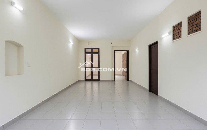 20 Triệu: NGUYÊN CĂN MẶT TIỀN QUẬN 1, CHỢ BẾN THÀNH, NHÀ MỚI 3 TẦNG 3 PHÒNG CÓ NỘI THẤT. 0933910039