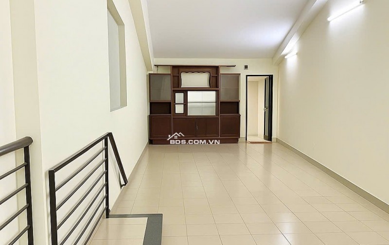 20 Triệu: NGUYÊN CĂN MẶT TIỀN QUẬN 1, CHỢ BẾN THÀNH, NHÀ MỚI 3 TẦNG 3 PHÒNG CÓ NỘI THẤT. 0933910039