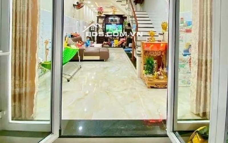 MẶT TIỀN ĐẠI LỘ 3, PHƯỚC BÌNH, QUẬN 9; D.TÍCH 81,5m2 (Ngang 4,1m); 3 TẦNG, NHÀ MỚI; NHỈNH 11 TỶ