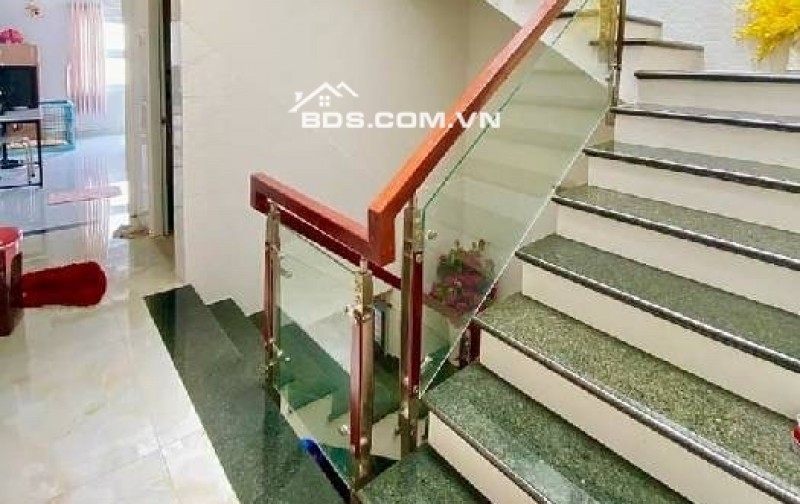 MẶT TIỀN ĐẠI LỘ 3, PHƯỚC BÌNH, QUẬN 9; D.TÍCH 81,5m2 (Ngang 4,1m); 3 TẦNG, NHÀ MỚI; NHỈNH 11 TỶ