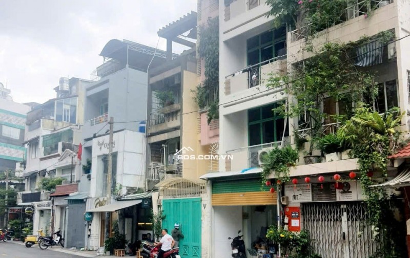 MẶT TIỀN NGUYỄN VĂN NGUYỄN Q1, MẶT SAU HXH - DIỆN TÍCH 82M2 (4M x 20.5M) - NHÀ 5 TẦNG THANG MÁY - ĐANG CHO THUÊ 50 TRIỆU/THÁNG - GIÁ CHÀO 30 Tỷ. 

+