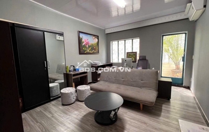 MẶT TIỀN NGUYỄN VĂN NGUYỄN Q1, MẶT SAU HXH - DIỆN TÍCH 82M2 (4M x 20.5M) - NHÀ 5 TẦNG THANG MÁY - ĐANG CHO THUÊ 50 TRIỆU/THÁNG - GIÁ CHÀO 30 Tỷ. 

+