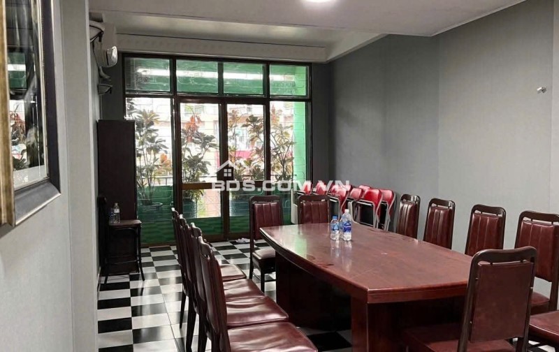 MẶT TIỀN NGUYỄN VĂN NGUYỄN Q1, MẶT SAU HXH - DIỆN TÍCH 82M2 (4M x 20.5M) - NHÀ 5 TẦNG THANG MÁY - ĐANG CHO THUÊ 50 TRIỆU/THÁNG - GIÁ CHÀO 30 Tỷ. 

+