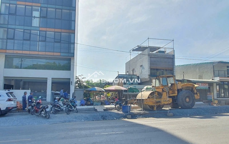 BÁN ĐẤT MẶT TIỀN HOÀNG HỮU NAM, PHƯỜNG TÂN PHÚ, DT 180M THỔ CƯ, SHR, 15.9 TỶ. LH:0965155704