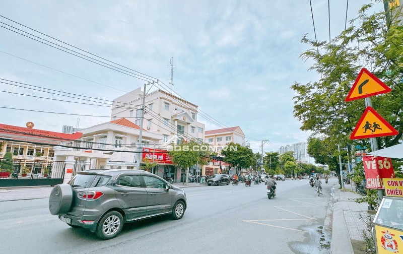 NHÀ 3 TẦNG HẺM HUỲNH TẤN PHÁT, QUẬN 7 CÓ SẴN THU NHẬP