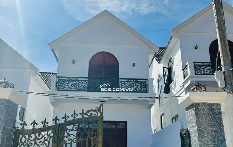 BÁN HOẶC CHO THUÊ BIỆT THỰ 420m2 - 3PN - SÁT DALAT, VIEW RỪNG THÔNG. LH:0909206662.