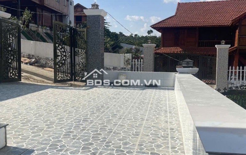 BÁN HOẶC CHO THUÊ BIỆT THỰ 420m2 - 3PN - SÁT DALAT, VIEW RỪNG THÔNG. LH:0909206662.