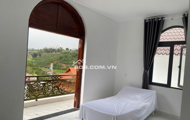 BÁN HOẶC CHO THUÊ BIỆT THỰ 420m2 - 3PN - SÁT DALAT, VIEW RỪNG THÔNG. LH:0909206662.