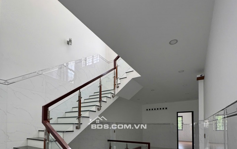 nhà ở trung tâm Chợ Mới Thủ Thừa Long An