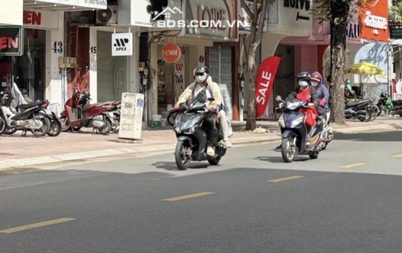 Bán nhà mặt tiền Lê Văn Sĩ giáp Quận 3