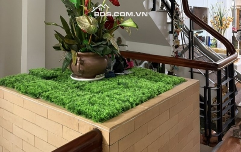 Bán nhà mặt tiền Lê Văn Sĩ giáp Quận 3