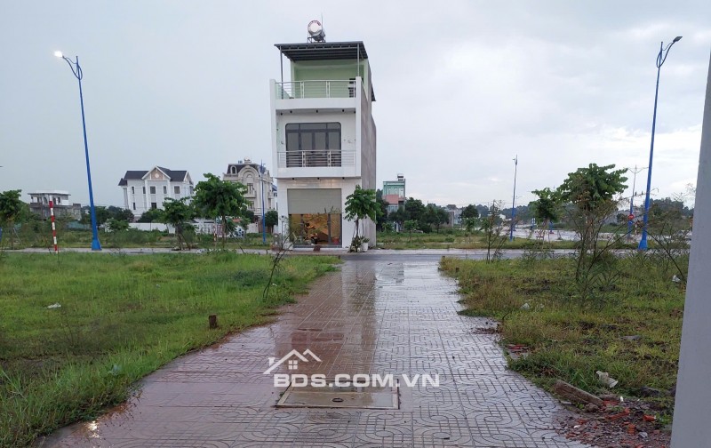 Bán lô đất số 12, Khu TĐC Hòa Long, Xã Hòa Long, TP. Bà Rịa (Nay là P. Tam Long, TP. HCM)