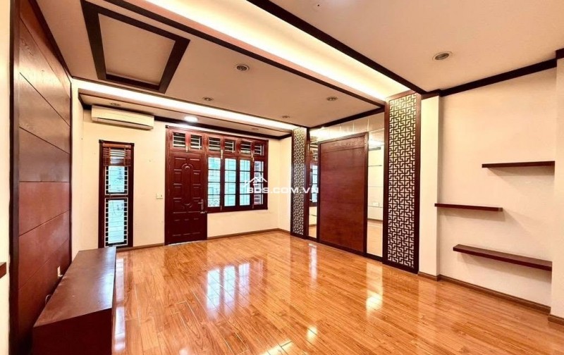 NHÀ ĐẸP SÀI ĐỒNG – THIẾT KẾ ĐẲNG CẤP – THANG MÁY – Ô TÔ TRÁNH – NGÕ THÔNG KINH DOANH