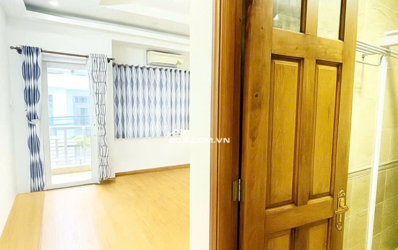16 TỶ: BÁN NHÀ QUẬN 3- TRẦN HƯNG ĐẠO NGUYỄN VĂN CỪ- 4M x 13M- 3 TẦNG XE HƠI TRONG NHÀ.VŨ 0933910039