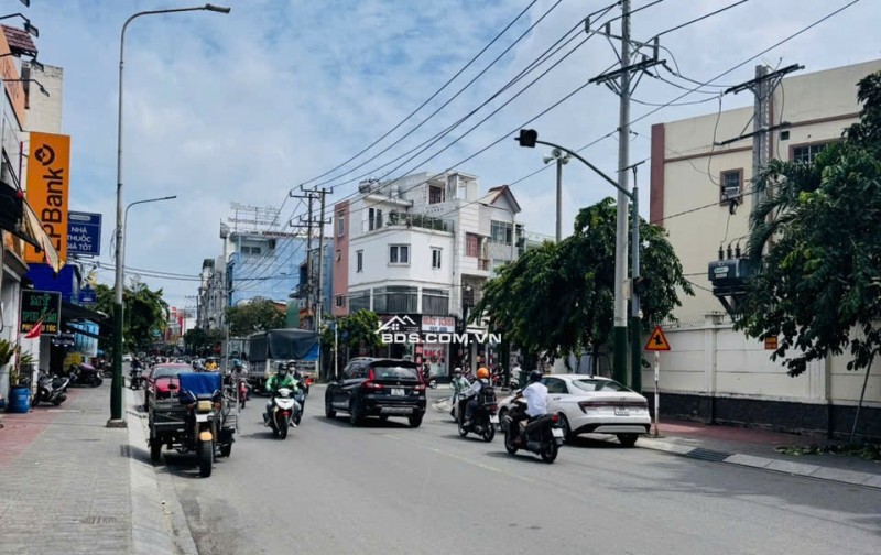 BÁN NHÀ DĨ AN – NHÀ MỚI ĐẸP – SÁT KCN SÓNG THẦN – XE HƠI VÀO TẬN NHÀ – CHỈ 3.55 TỶ