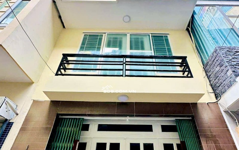 6 Tỷ nhỉnh: Nhà Quận 10 - ngay Bệnh Viện 115 - Xe hơi trong nhà 4 Tầng Ngang hơn 4m. VŨ 0933910039