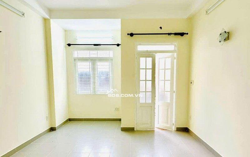 6 Tỷ nhỉnh: Nhà Quận 10 - ngay Bệnh Viện 115 - Xe hơi trong nhà 4 Tầng Ngang hơn 4m. VŨ 0933910039