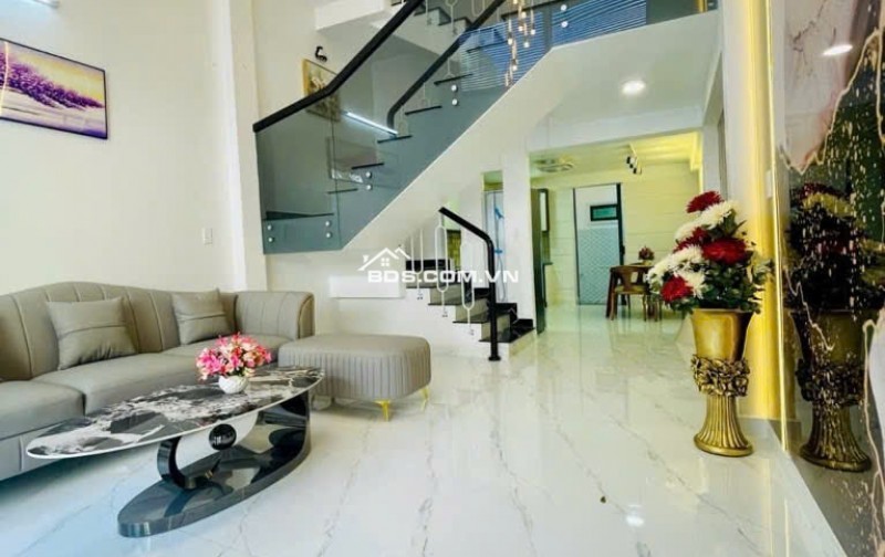 NHÀ ĐẸP GẦN QUẬN 7-5 TẦNG – HẺM XE HƠI – FULL NỘI THẤT CAO CẤP