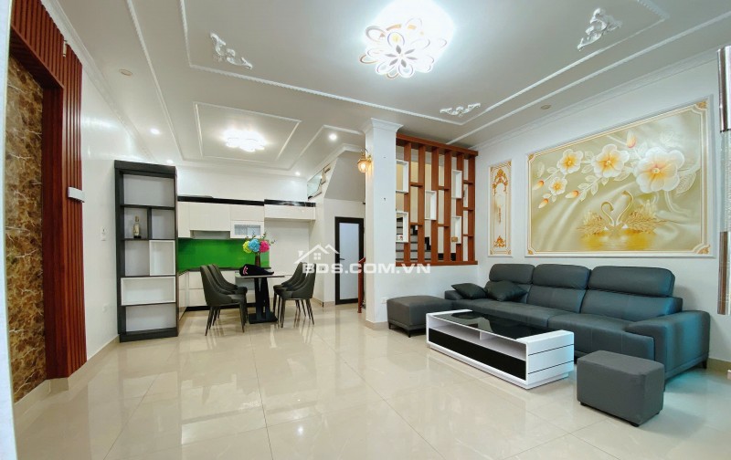 NHÀ GÓC DÂN ĐỘC LẬP LÔ GÓC GIÁ CHỈ HƠN 2 TỶ.