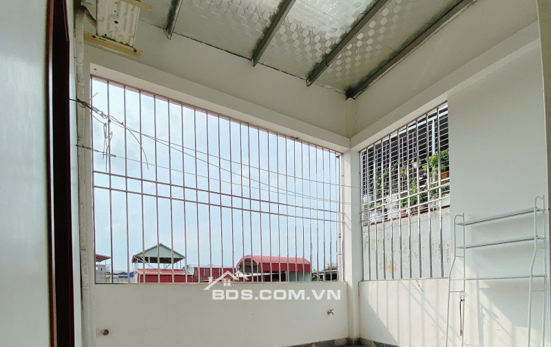 NHÀ GÓC DÂN ĐỘC LẬP LÔ GÓC GIÁ CHỈ HƠN 2 TỶ.