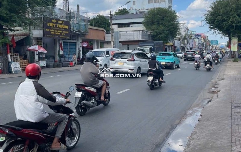 Bán nhà Mặt tiền 146 Bis Trường Chinh, DT 5 x 18m, 4 tầng, gần vòng xoay Lăng Cha Cả, thu nhập ổn định 50 triệu/tháng, P. 13, Q. Tân Bình