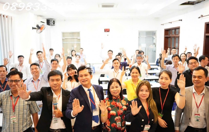 TUYỂN DỤNG BẤT ĐỘNG SẢN  VẠN PHÚ LAND 8 LÊ TRUNG NGHĨA khu K300 Cộng Hòa