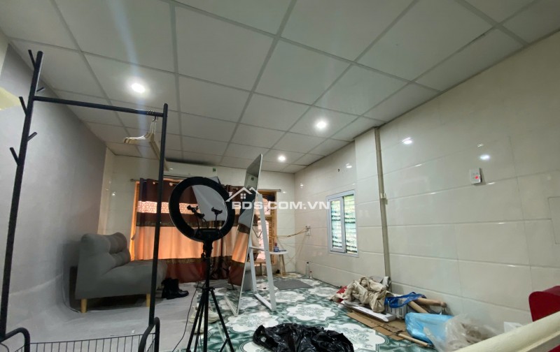 BÁN TIỆM QUẦN ÁO MẶT NGÕ HAI BÀ TRƯNG ( CÁT DÀI)