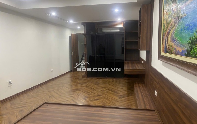 Chính chủ bán nhà Thạch Bàn 40m 6 tầng MT 4,5m ô tô, thang máy giá 8.9 tỷ