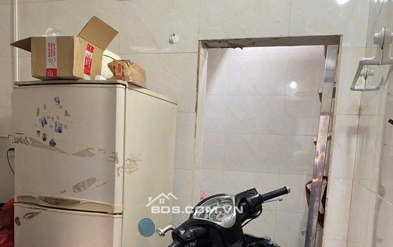BÁN TIỆM QUẦN ÁO MẶT NGÕ HAI BÀ TRƯNG ( CÁT DÀI)