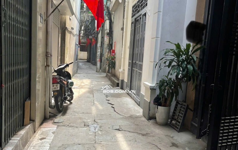 Nhà Giải Phóng - Phương Liệt - 37m2, 4T - 6.93 tỷ(CTL) - Lô góc-  20m ra Giải Phóng - Cạnh ĐH Kinh Tế Quốc Dân.