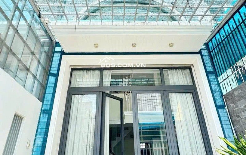 Bán nhà Quận 4- Doanh thu 3.6 tỷ/5năm- 6 Tầng 8 Căn hộ cao cấp duplex 52m2- HXH Nguyễn Khoái: 12 Tỷ