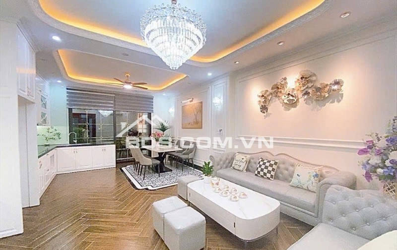 Chính chủ bán nhà phố Bà Triệu – 5 tầng, 60m², cách mặt phố chỉ 15m, giá tốt 10.5 tỷ
