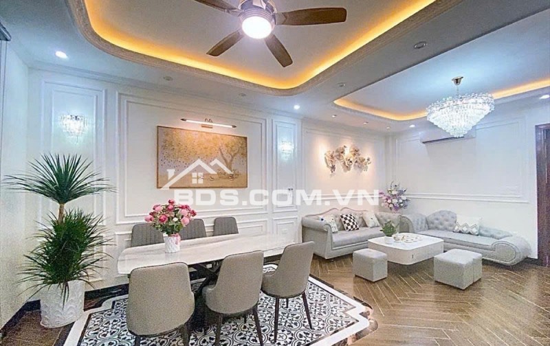 Chính chủ bán nhà phố Bà Triệu – 5 tầng, 60m², cách mặt phố chỉ 15m, giá tốt 10.5 tỷ
