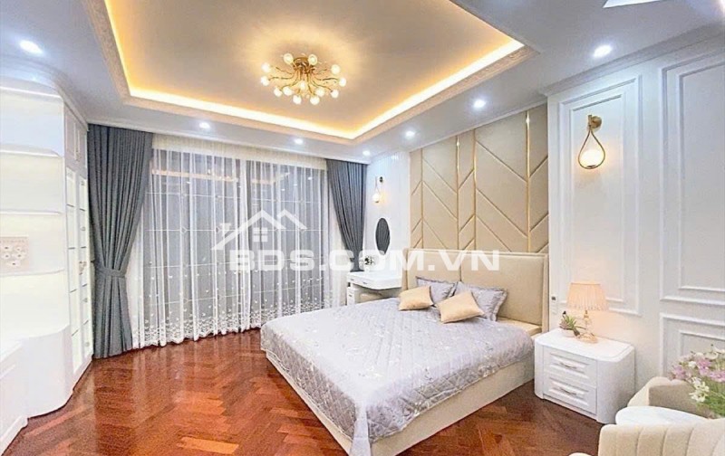 Chính chủ bán nhà phố Bà Triệu – 5 tầng, 60m², cách mặt phố chỉ 15m, giá tốt 10.5 tỷ