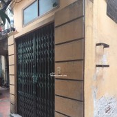 Bán nhà phố Hàn Thuyên - sát phố cổ, cách mặt phố 20m - lô góc chỉ 250tr/m2