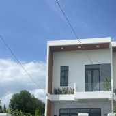 BÁN NHÀ MẶT TIỀN - TT CẦN ĐƯỚC - FULL NỘI THẤT