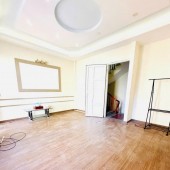 Bán nhà Lô góc, mặt ngõ, oto 4 chỗ qua cửa, 35m, 5 tầng, mặt tiền 5.2m!