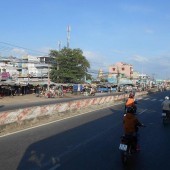 BÁN GẤP LÔ ĐẤT MẶT TIỀN TT BẾN LỨC , FULL THỔ CƯ