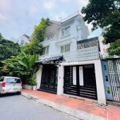 Bán nhà Hoàng Hoa Thám, Ba Đình, ngõ oto, gần mặt phố, 160m2, mặt tiền 12m, 22 tỷ.