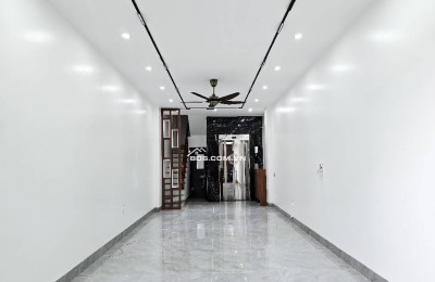   Bán Nhà Phố Thạch Bàn - Thang Máy - Vị Trí Vàng kết nối đi các tỉnh! 