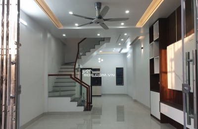 BÁN NHÀ ĐẸP 2.25 TỶ 3 TẦNG 47M2 ( TÂY NAM ) NGÕ ĐÔ THỊ MỸ TRUNG